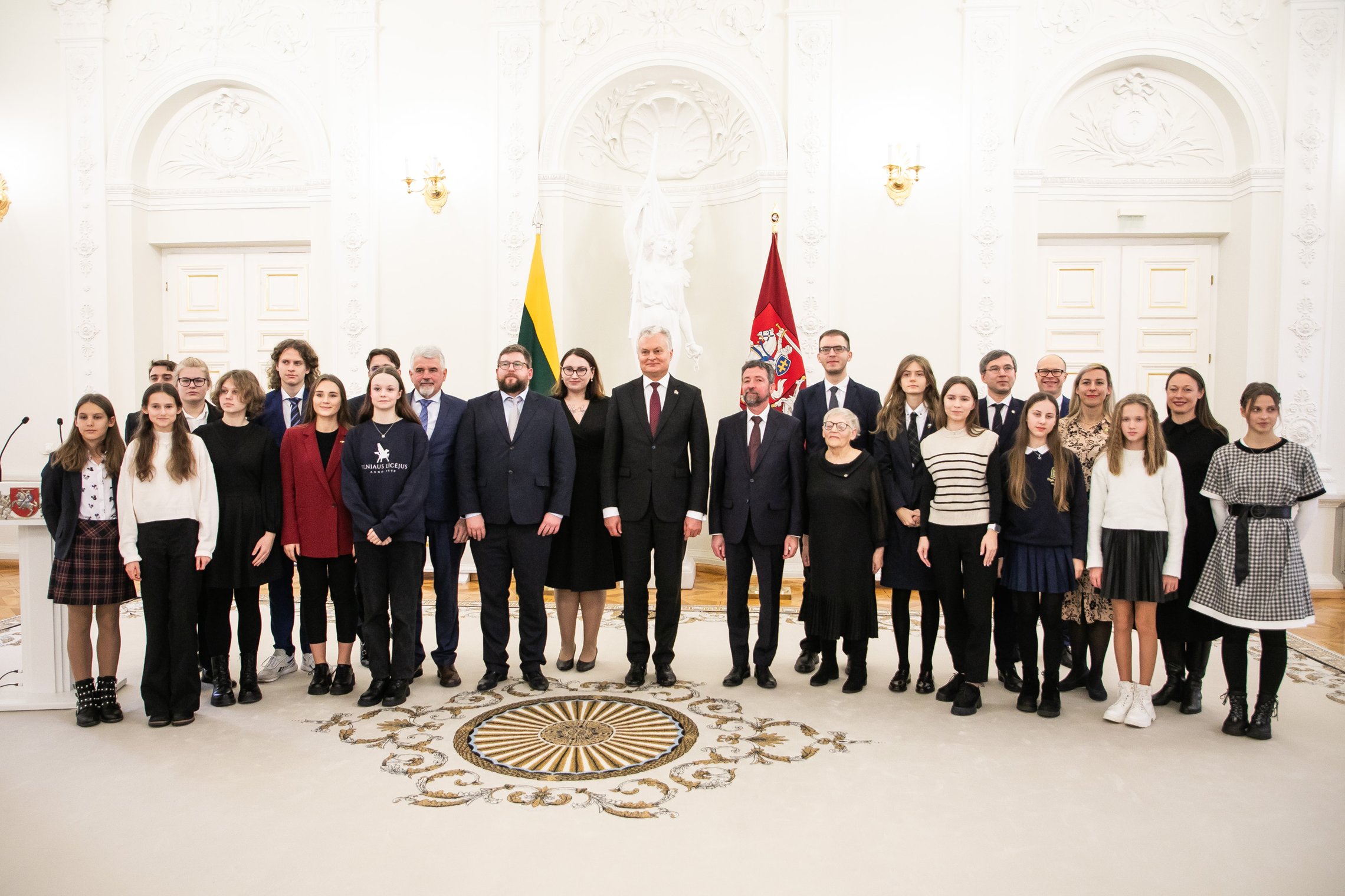 Bendra egzamino nugalėtojų, Respublikos Prezidento ir Konstitucinio Teismo pirmininko nuotrauka.