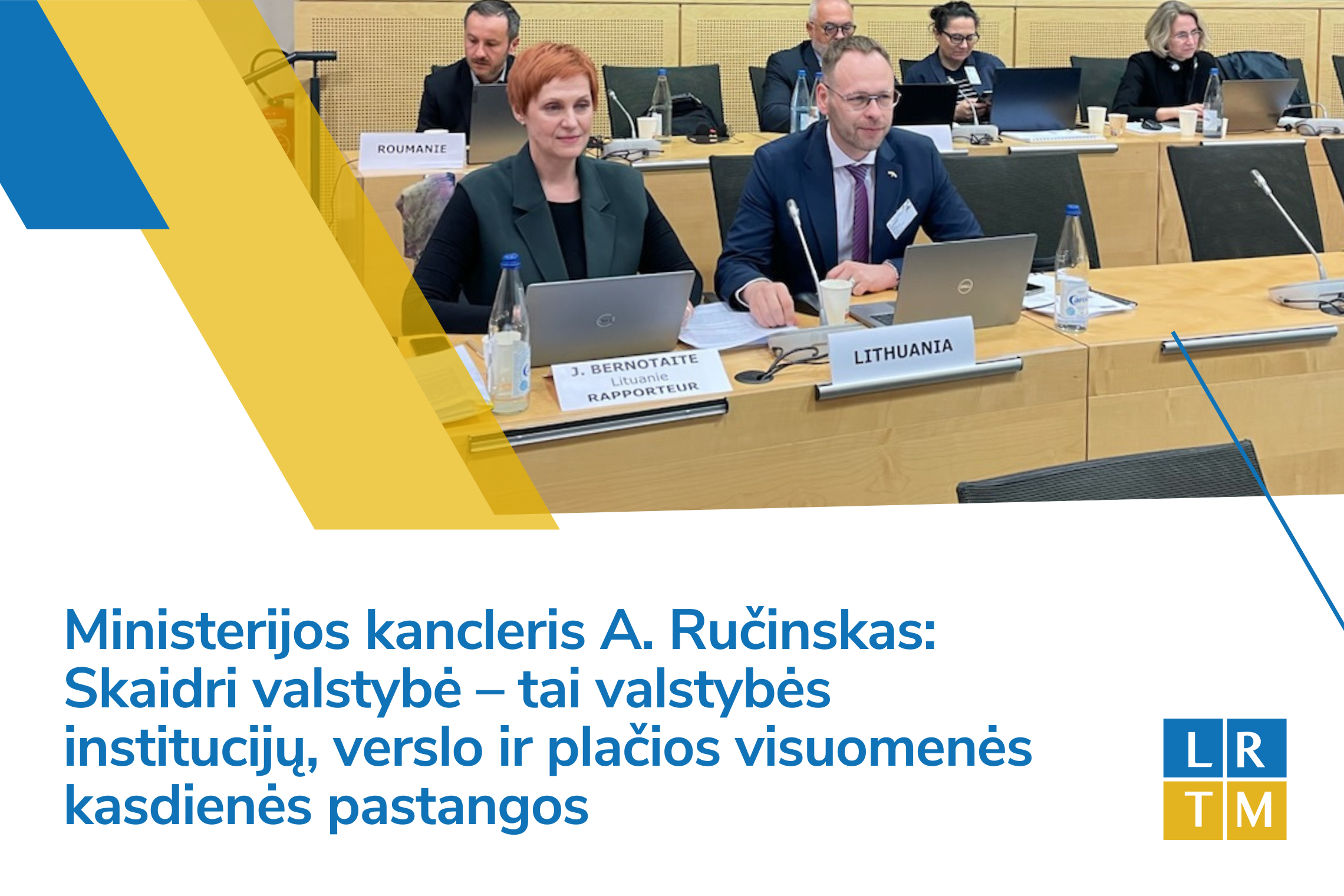 Nuotraukoje Teisingumo ministerijos kancleris Augustas Ručinskas su kolege.